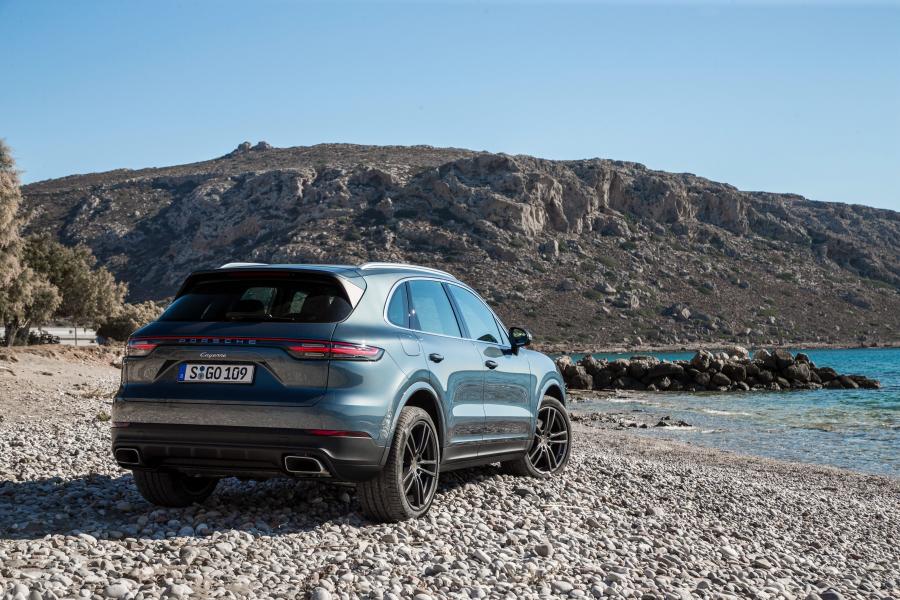  Porsche Cayenne 2017 года  (WW) (фото 24 из 41)